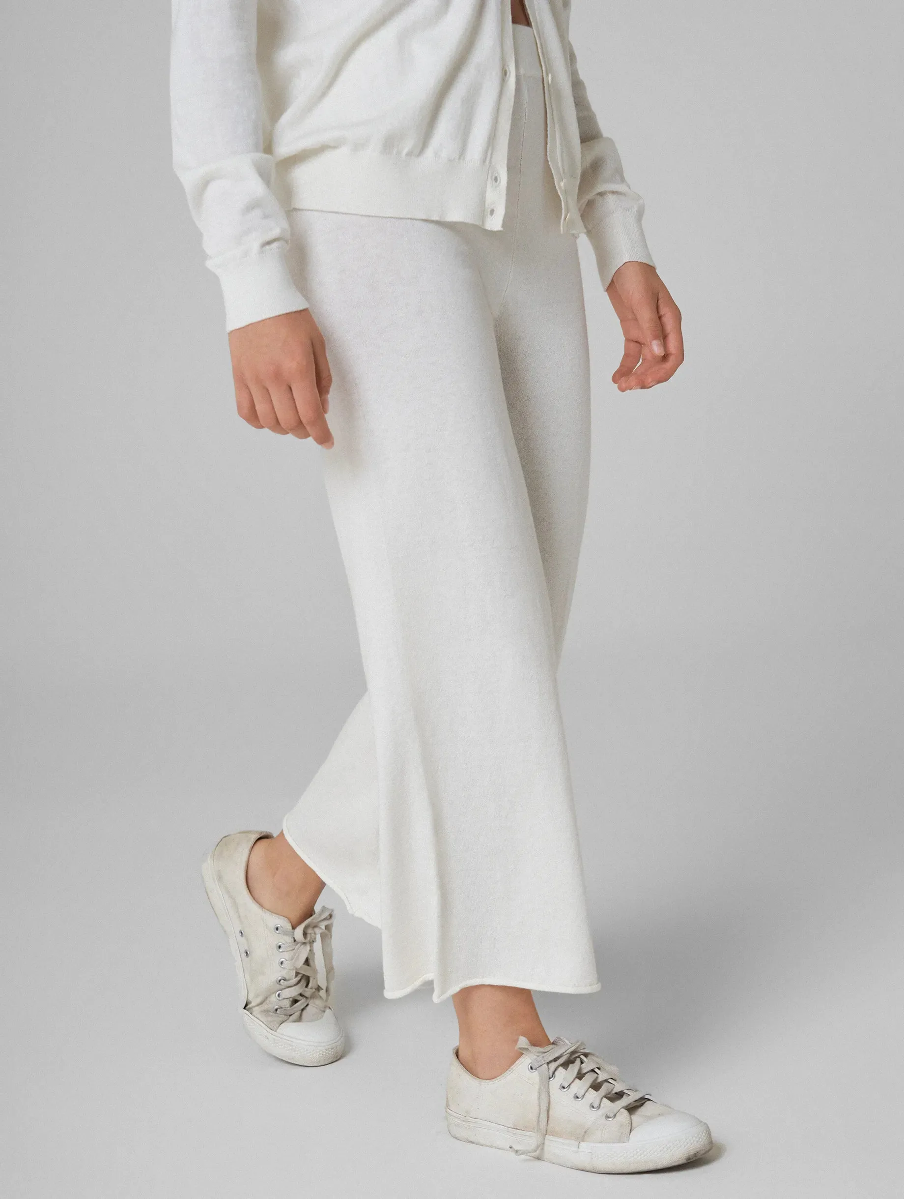 MALIKA Cropped knitted pants white